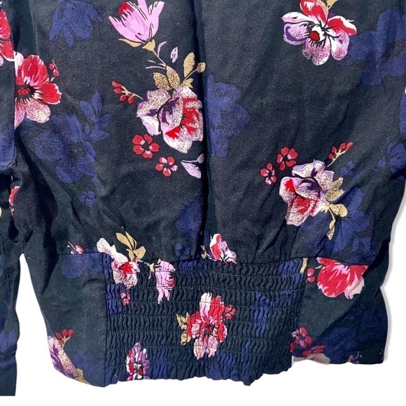 Wild Fable V-Neck Long Sleeve Floral Crop Top Size XS NWOT - Picture 4 of 5